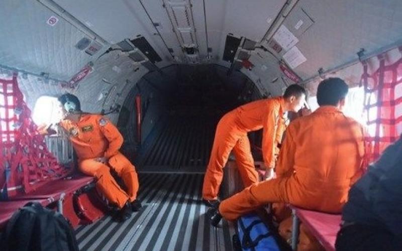 Crash du vol d'Air Asia : 40 corps repêchés