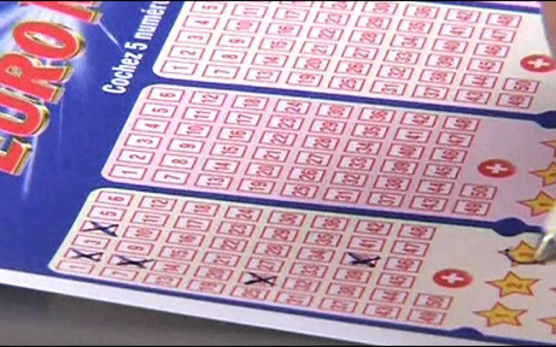 Elle gagne 34 millions d'euros et décide de les donner aux pauvres