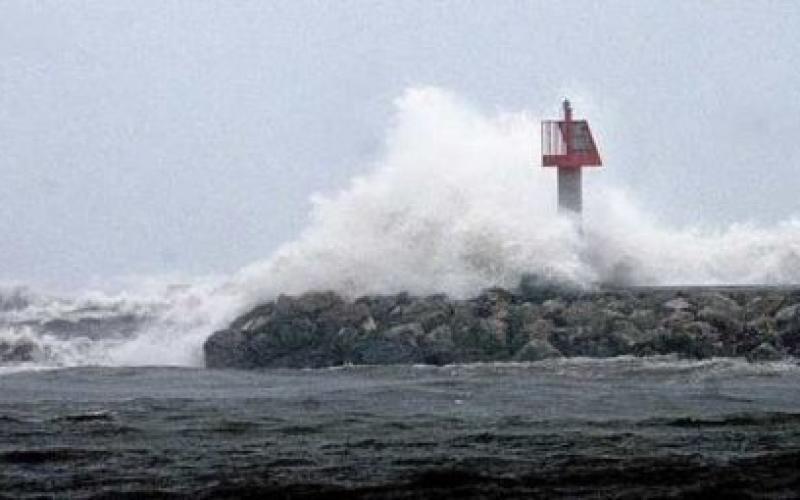Le Finistère voit toujours rouge