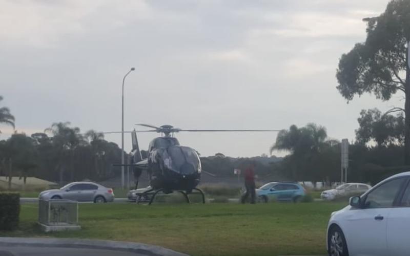 Pourquoi prendre la voiture, quand on peut sortir l'hélico ?
