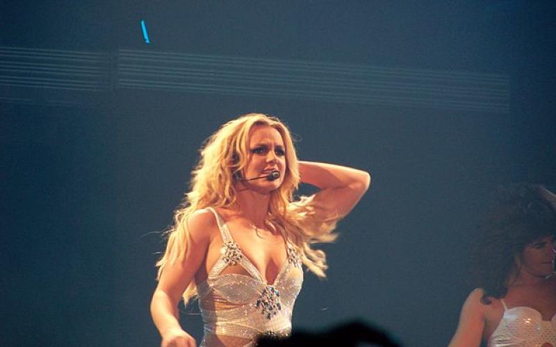 Regarder les seins des femmes améliorerait l'espérance de vie