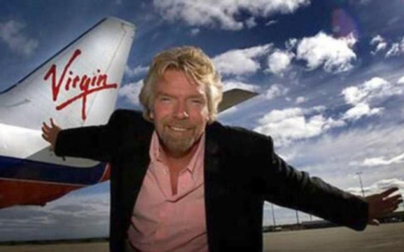 Richard Branson, nouvelle hôtesse de l'air !

