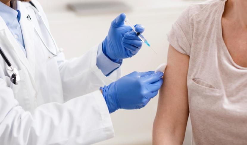 Vaccin : une 3e dose devrait être administrée aux plus fragiles à partir de la rentrée