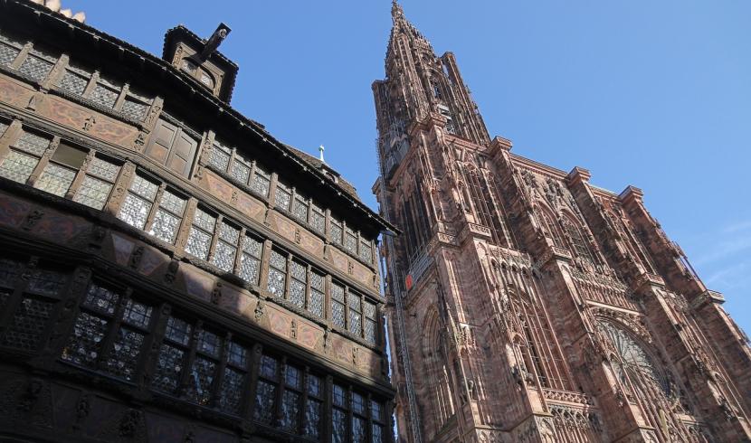 Strasbourg : un homme s'immole par le feu devant la cathédrale