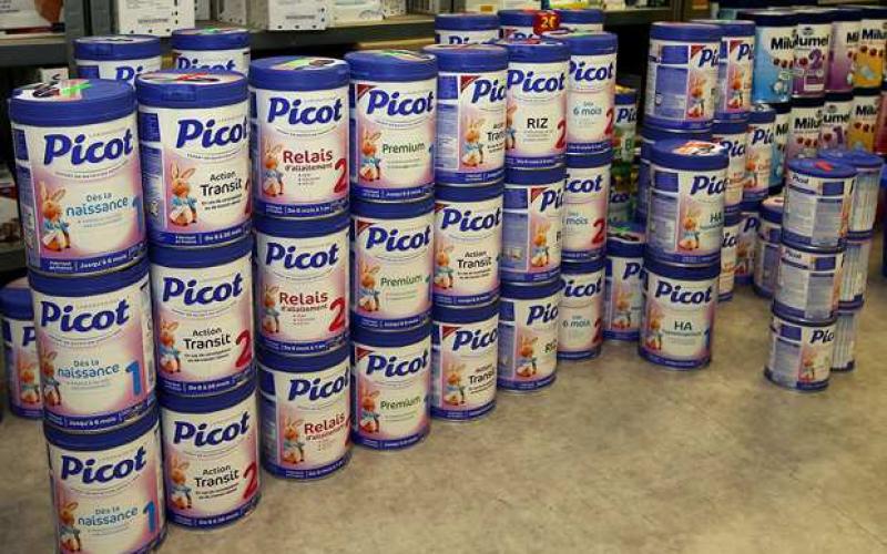 Après Leclerc, c'est Auchan, Intermarché, Système U et Cora qui n'auraient pas obéi au rappel du lait infantile Lactalis