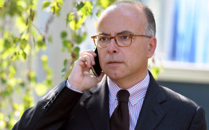 Bernard Cazeneuve appelle à "faire de la lutte contre le racisme et l'antisémitisme une cause nationale"