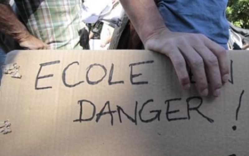 Beuveille : parents d'élèves et élus dans la rue contre des suppressions de classes 