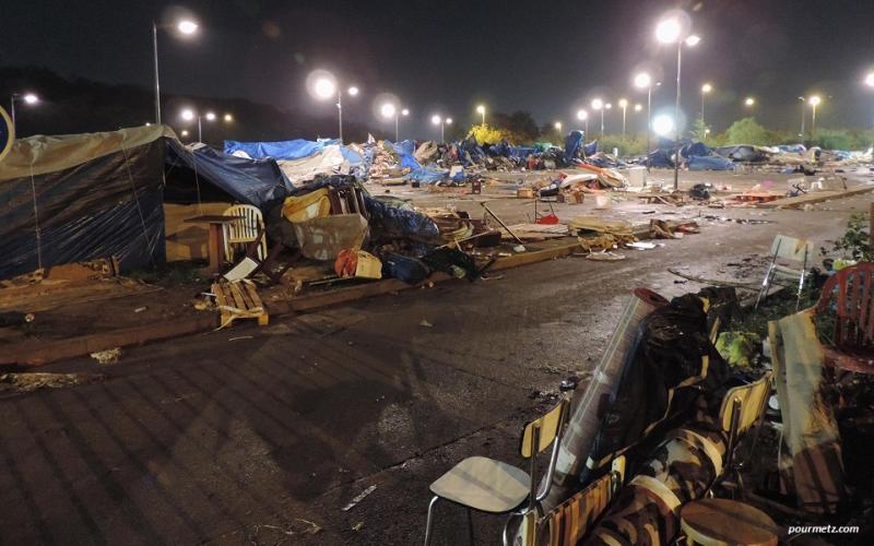 Camps de Blida : évacuation et incendie