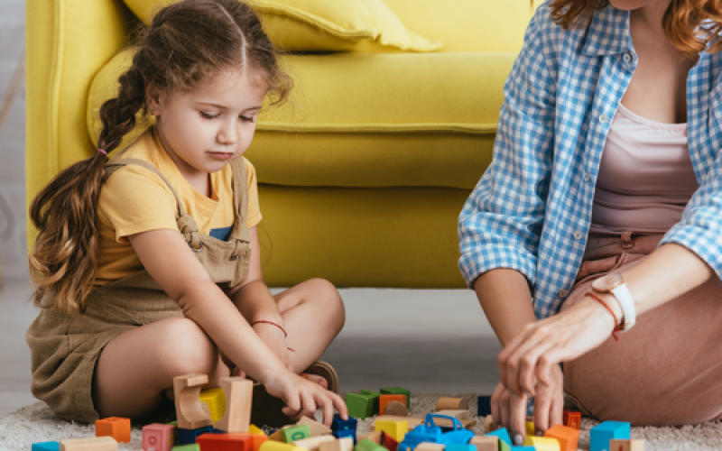 Covid-19 : cafouillage sur les assistantes maternelles, une décision attendue aujourd'hui 