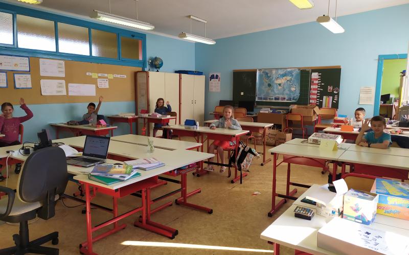 Covid-19 : les élèves de maternelle et primaire, retrouvent le chemin de l'école