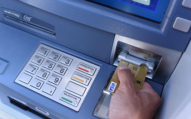 Des malfaiteurs interpellés après avoir détourné des distributeurs de billets.