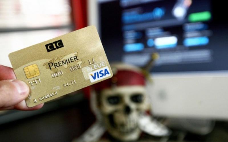 Deux personnes coincées pour vol de carte bleue