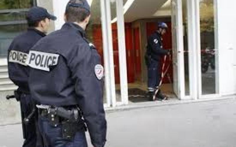 Elle chute du quatrième étage