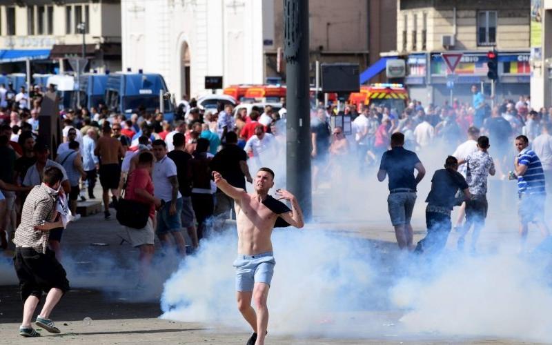 EURO 2016 : violences à Marseille, à quoi sont-elles dues ?