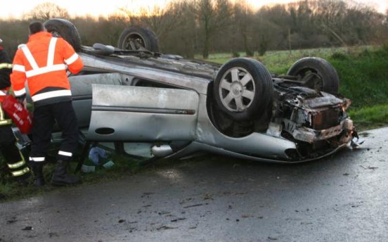 Fains-les-sources (55) : Voiture retournée et deux blessés