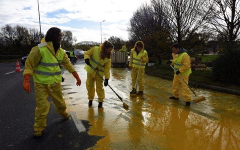 Greenpeace peint un soleil au Luxembourg