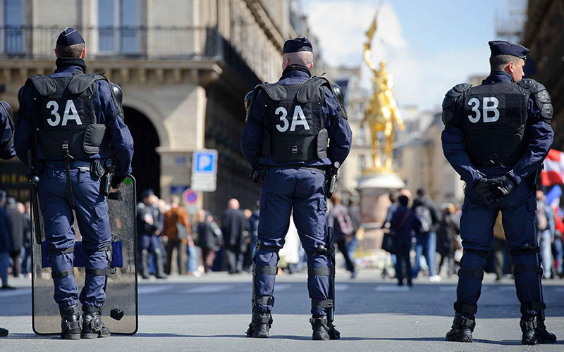 Huit mois après le suicide d'Aurélien Ménard, son épouse porte plainte