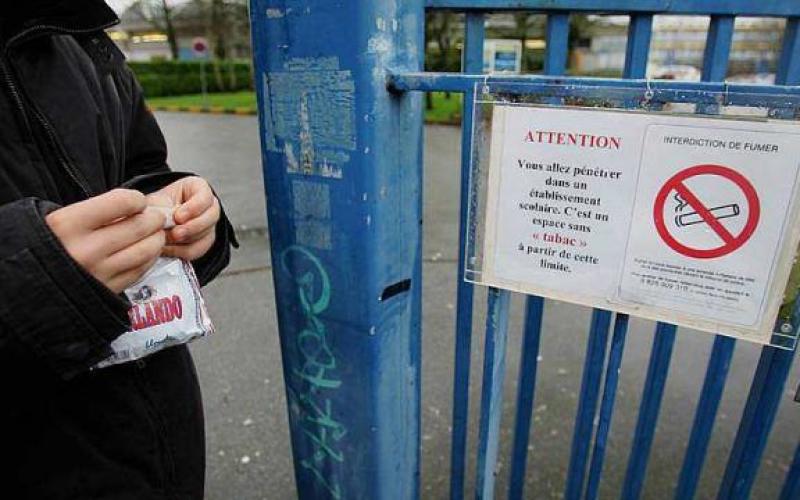 La cigarette reste interdite dans les établissements scolaires