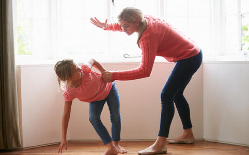 La France sanctionnée pour ne pas interdire les gifles et les fessées