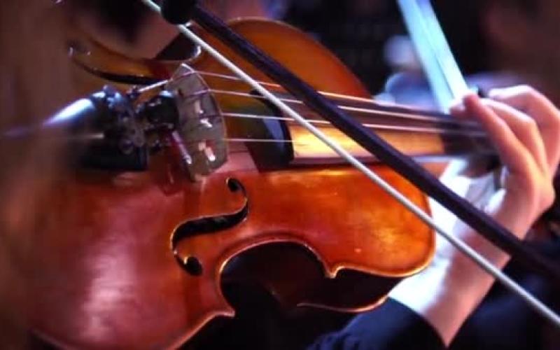 La Région Grand Est a remis des instruments à cordes à 6 jeunes musiciens lorrains