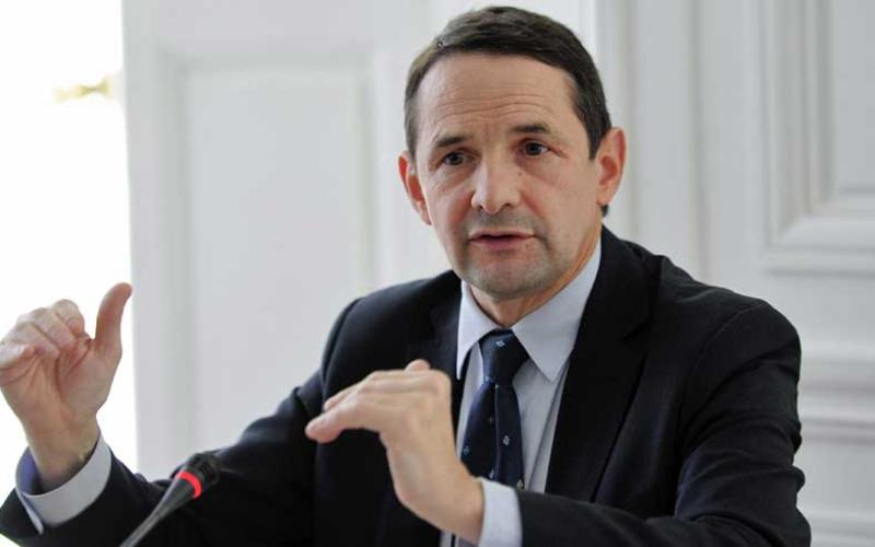 Le gouvernement allège les contraintes des entreprises industrielles