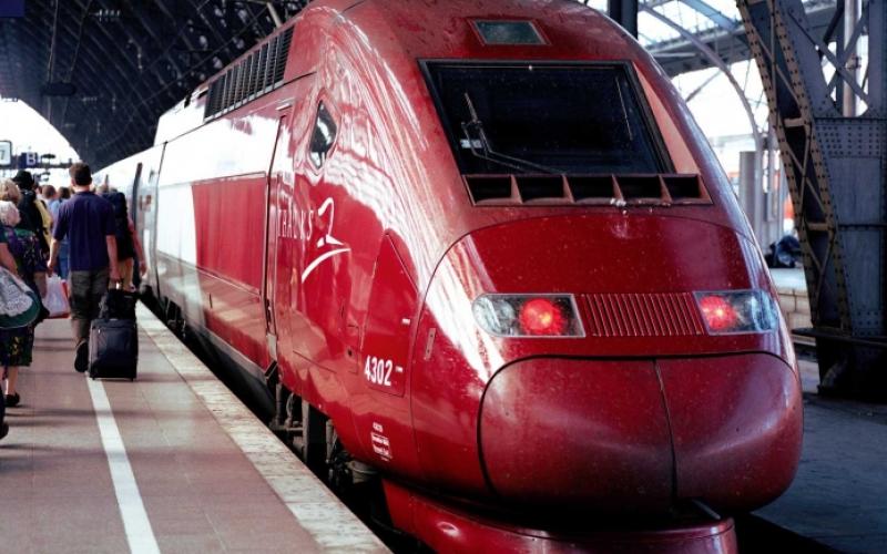 Le gouvernement renforce les contrôles et les fouilles après l'attaque déjouée dans le Thalys
