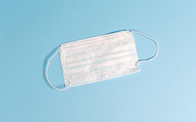 Le masque de nouveau obligatoire en intérieur dans les lieux accueillant du public