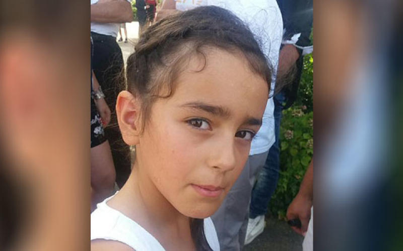 Les parents de Maëlys appellent le suspect à parler 