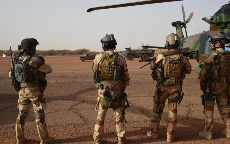 Mali : deux soldats français tués et un blessé suite à l'explosion d'une mine artisanale.