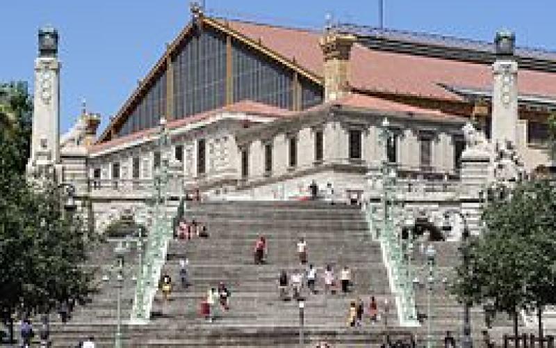 Marseille : plusieurs interpellations suite à l'attaque au couteau qui a couté la vie à 2 jeunes femmes.