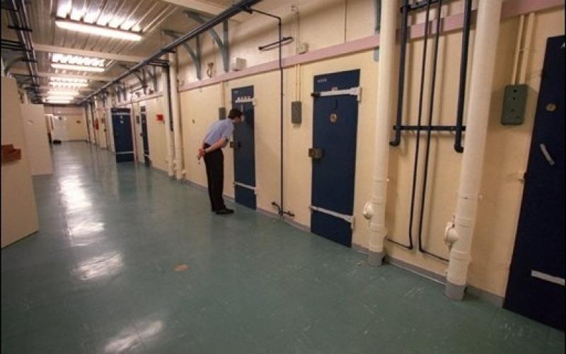 Metz : une trentaine d'agents pénitentiaires manifestent après l'agression de l'un d'entre eux