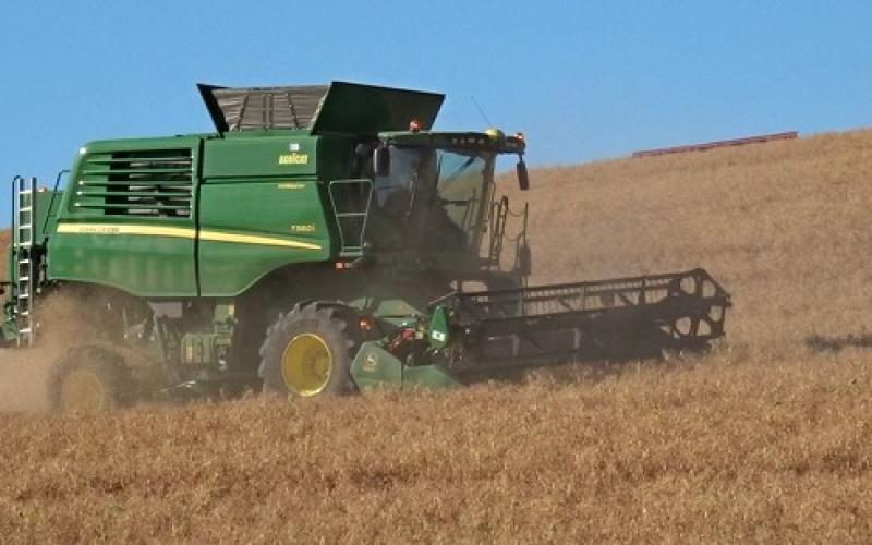 Moissons : prudence aux abords des routes régionales !