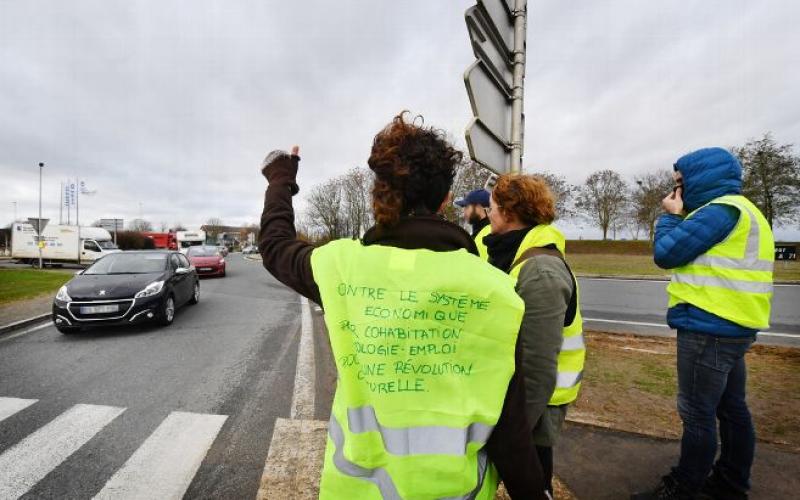Moselle : des manifestations de gilets jaunes plus "calmes" en attendant les annonces de Macron