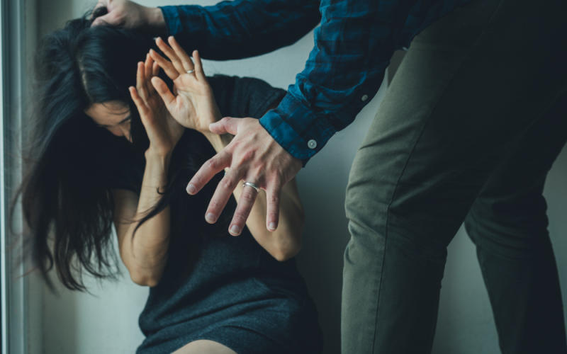 Moselle : il justifie harcèlement et violences envers son ex, car il est forain