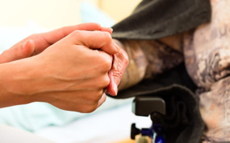 Moselle : plusieurs résidents d'un Ephad, touchés par un variant du coronavirus