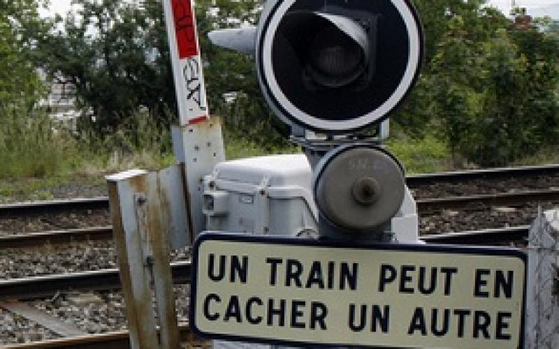 Moselle : un train percute une voiture