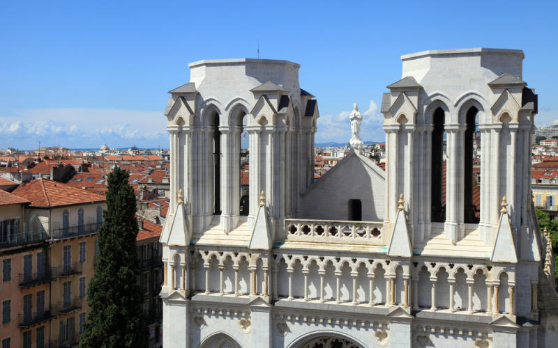 Nice : 3 morts et plusieurs blessés après une attaque au couteau