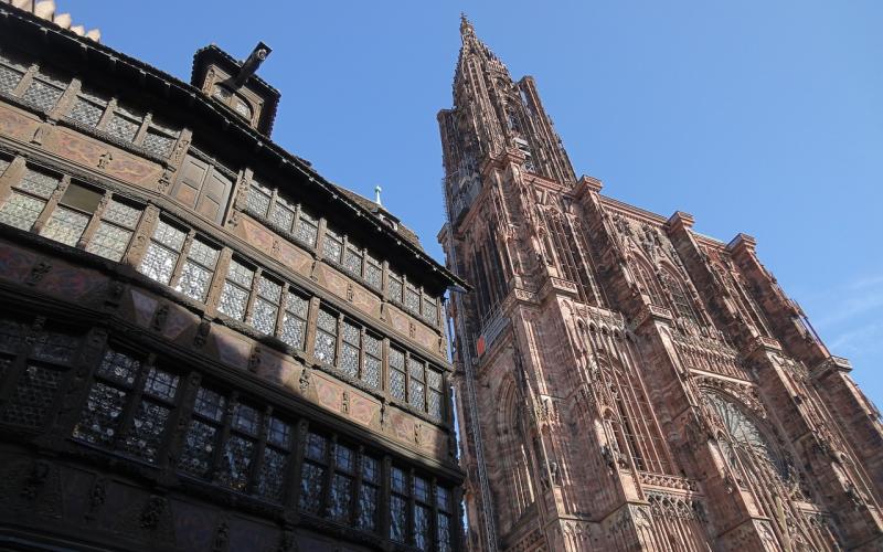Strasbourg : un homme s'immole par le feu devant la cathédrale