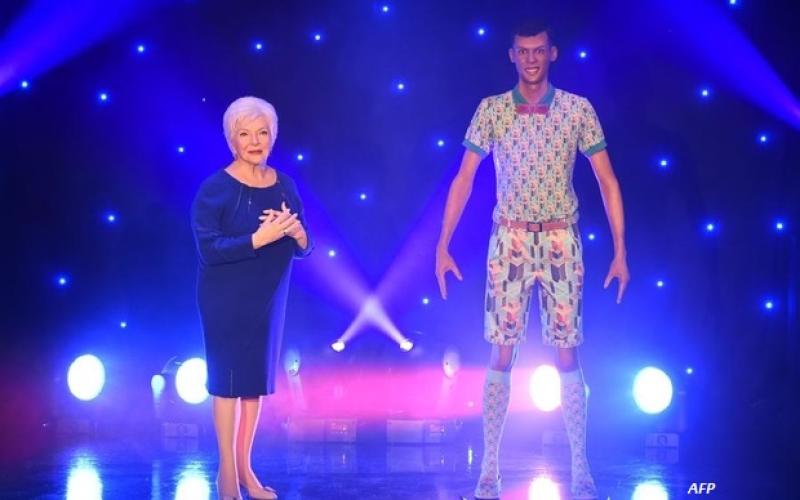 Stromae /  Line Renaud : une vie au musée