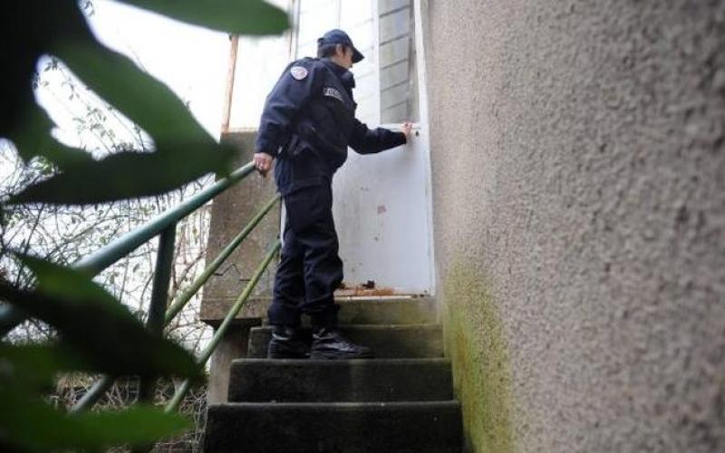Stuckange : Deux faux policiers cambriolent un pavillon