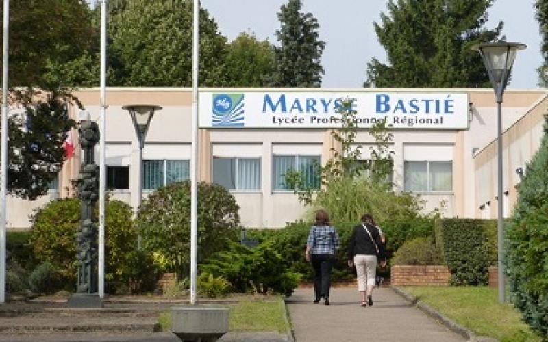 Suppression de classe : La ville d'Hayange dénonce le mépris du gouvernement
