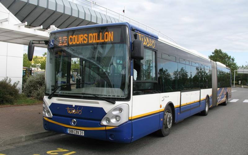 Toulouse : refusant de payer le bus, un homme sort un sabre ... et se fait neutraliser