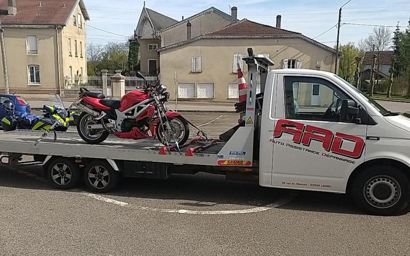 Trop pressé de rentrer après une manifestation, il voit sa moto et son permis confisqués