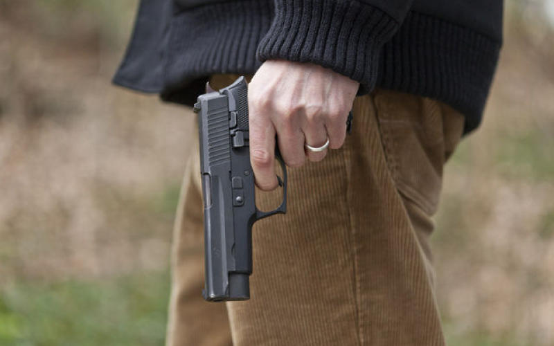 Un septuagénaire survit après avoir reçu une balle dans la tête