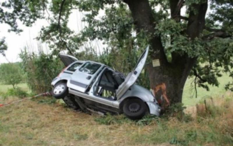 Une voiture tombe d'un pont et se retrouve sur l'A31