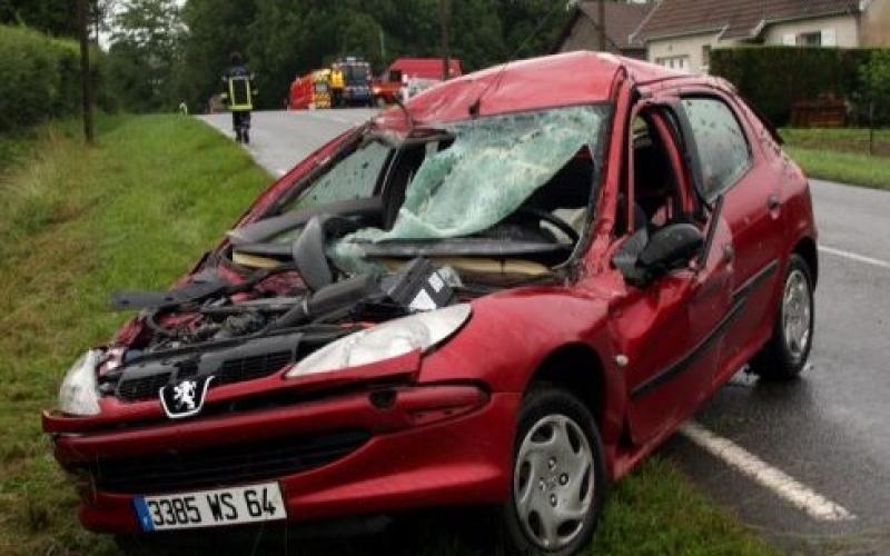 Vosges : un jeune homme entre la vie et la mort après une violente sortie de route