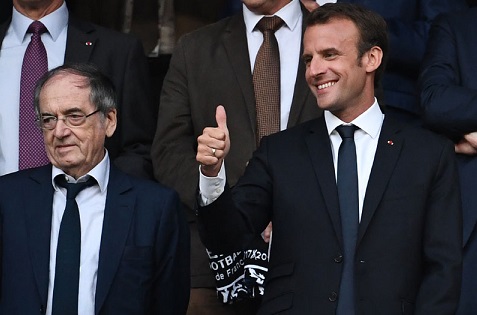 A 9 jours du mondial, Emmanuel Macron s'invite à la table des Bleus