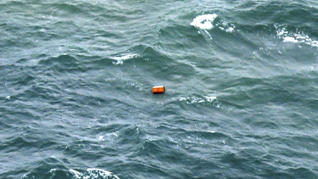 Air Asia : des débris de l'avion retrouvés en mer