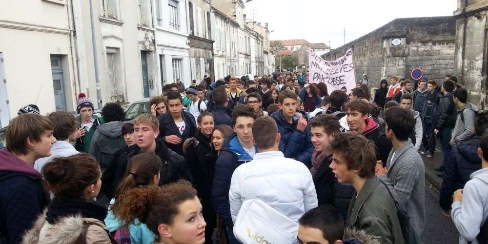 Appel à une nouvelle journée "lycées morts" aujourd'hui