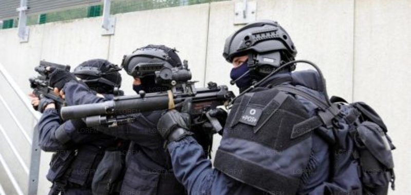 Attaque au couteau à Paris : l'ami de l'assaillant transféré au siège de la DGSI